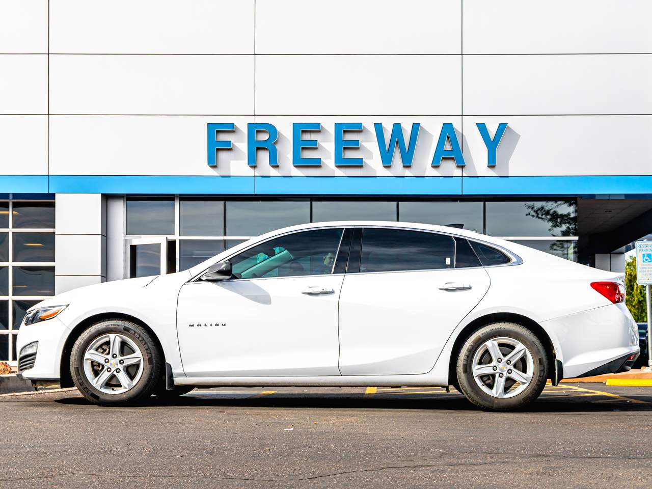 2022 Chevrolet Malibu LS