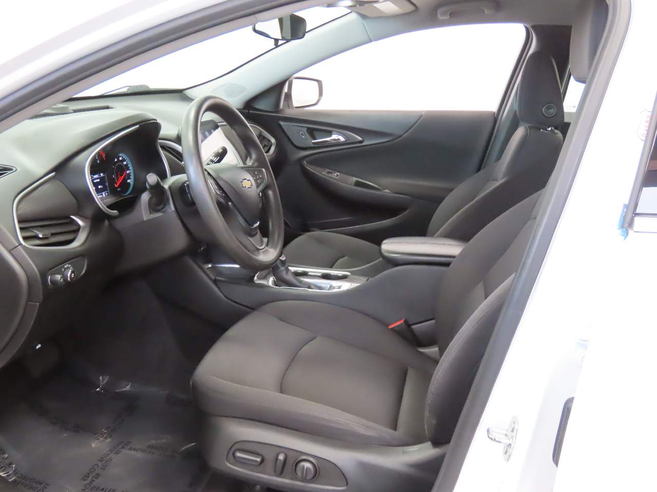 2023 Chevrolet Malibu 1LT - Photo 16