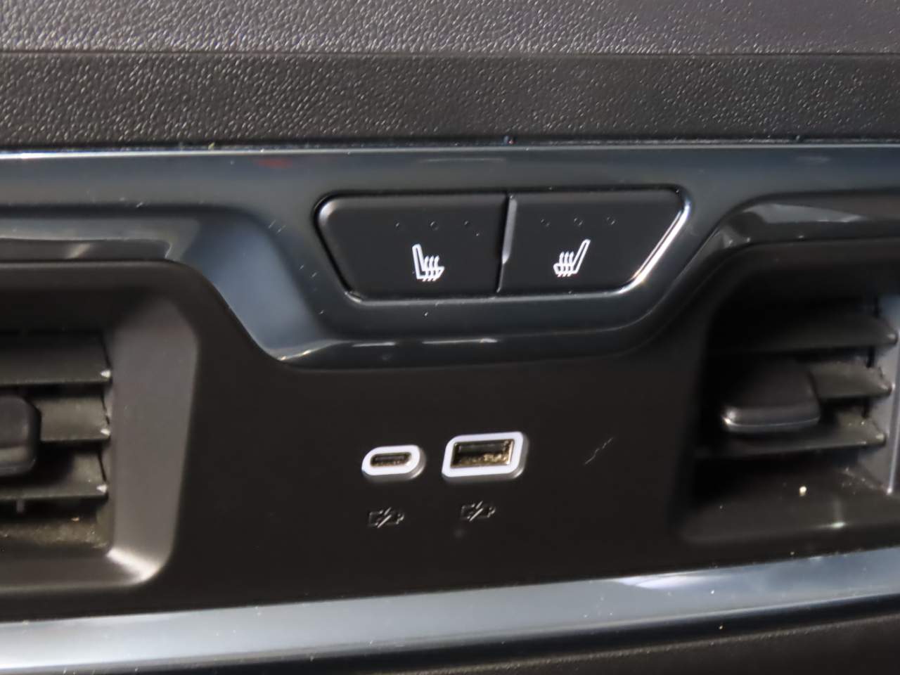 2025 Chevrolet Silverado 2500HD LTZ - Photo 18