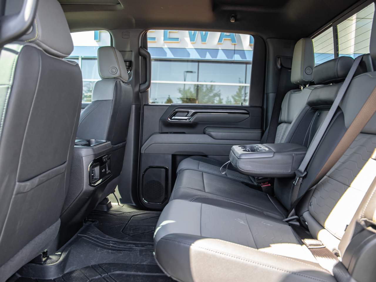 2024 Chevrolet Silverado 2500HD ZR2 - Photo 14