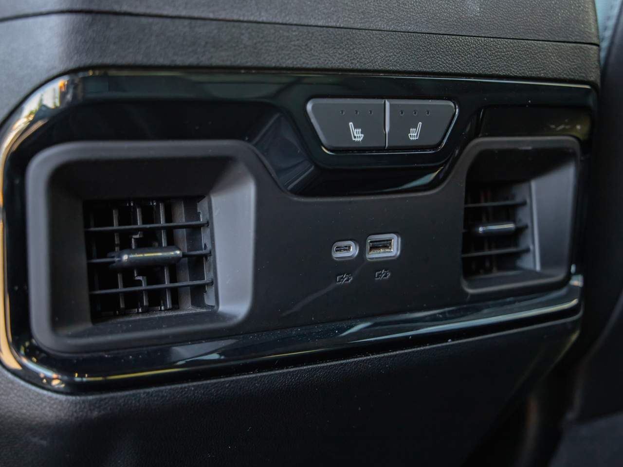 2024 Chevrolet Silverado 2500HD ZR2 - Photo 18