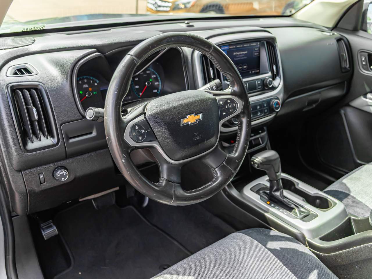 2020 Chevrolet Colorado LT - Photo 8