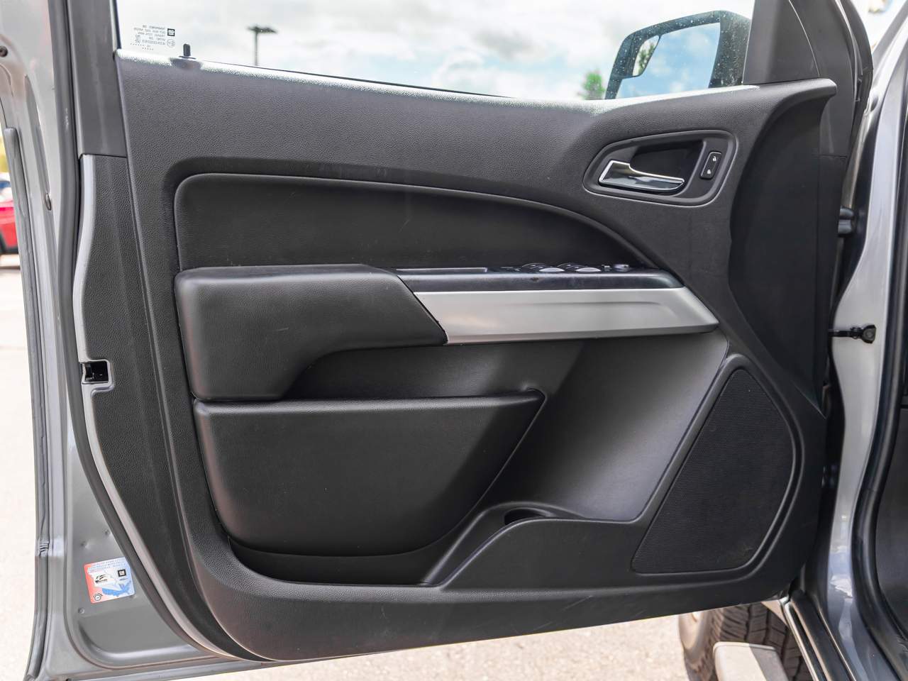 2020 Chevrolet Colorado LT - Photo 9