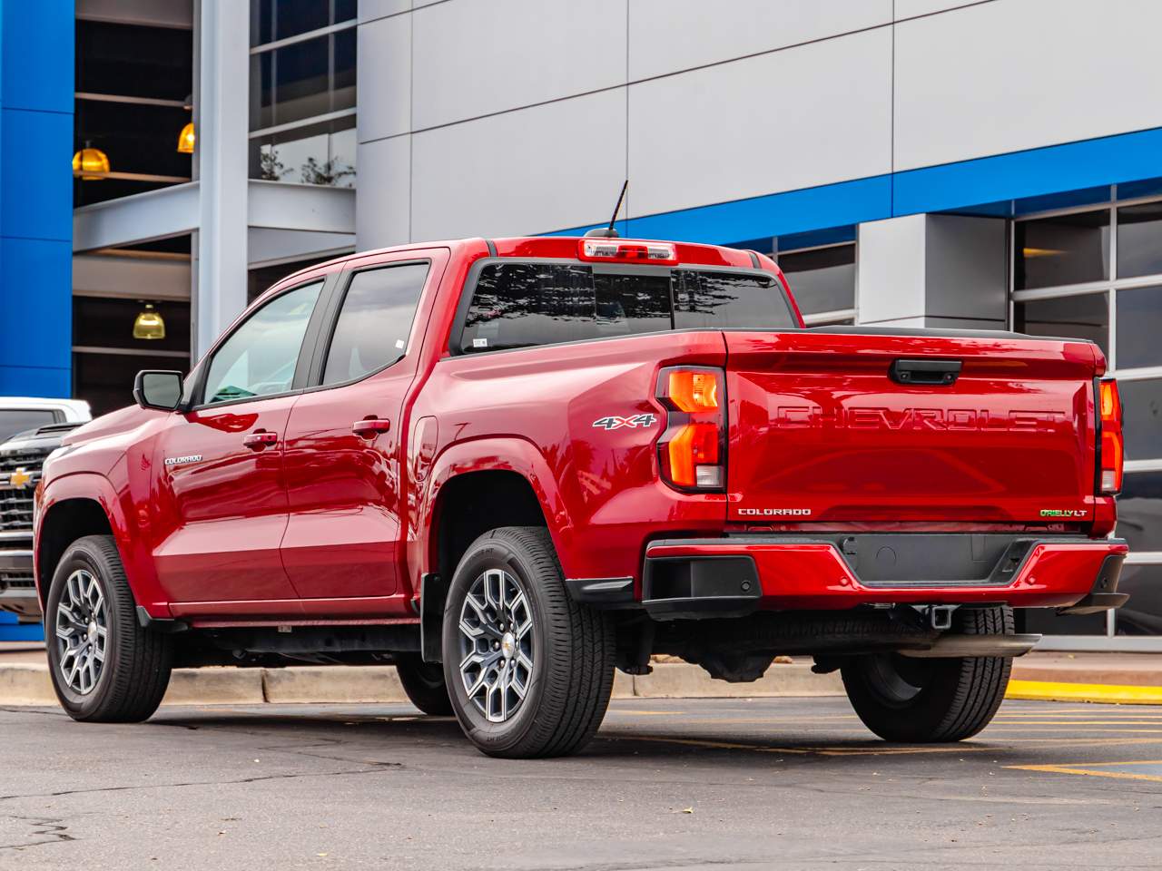 2023 Chevrolet Colorado LT - Photo 3