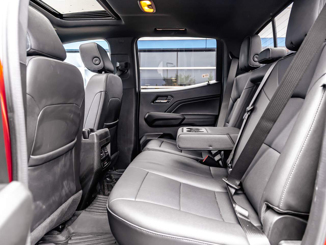 2023 Chevrolet Colorado LT - Photo 18