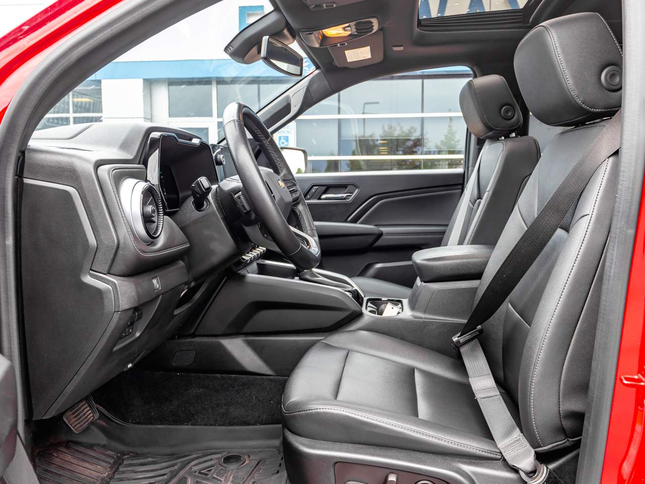 2023 Chevrolet Colorado LT - Photo 7
