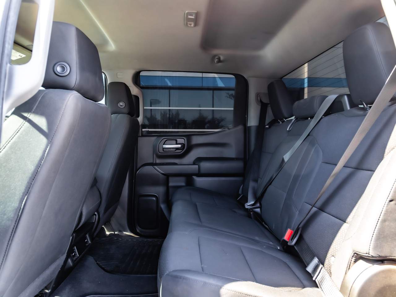 2020 Chevrolet Silverado 1500 Custom photo 2