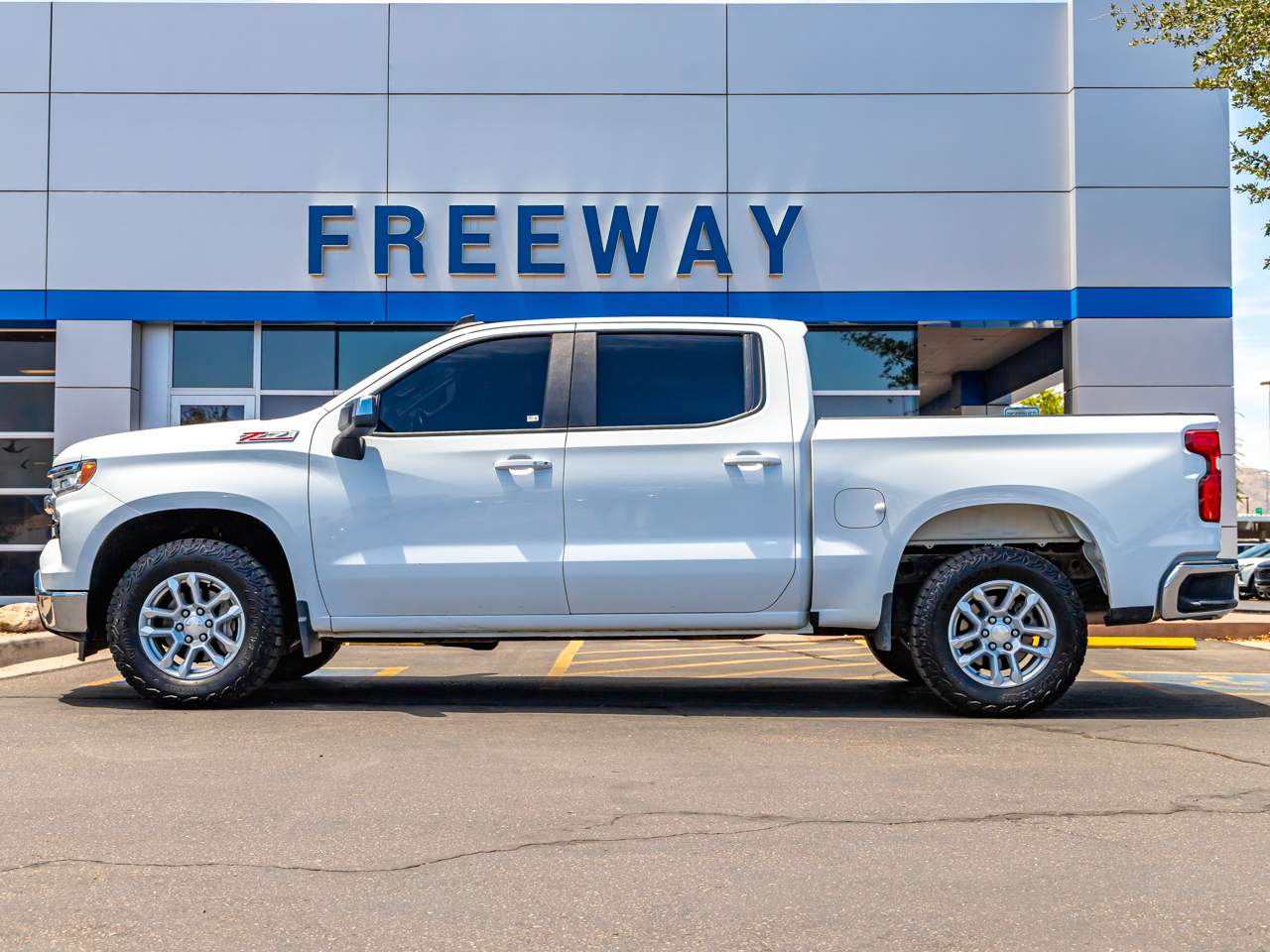 2022 Chevrolet Silverado 1500 LT Crew Cab