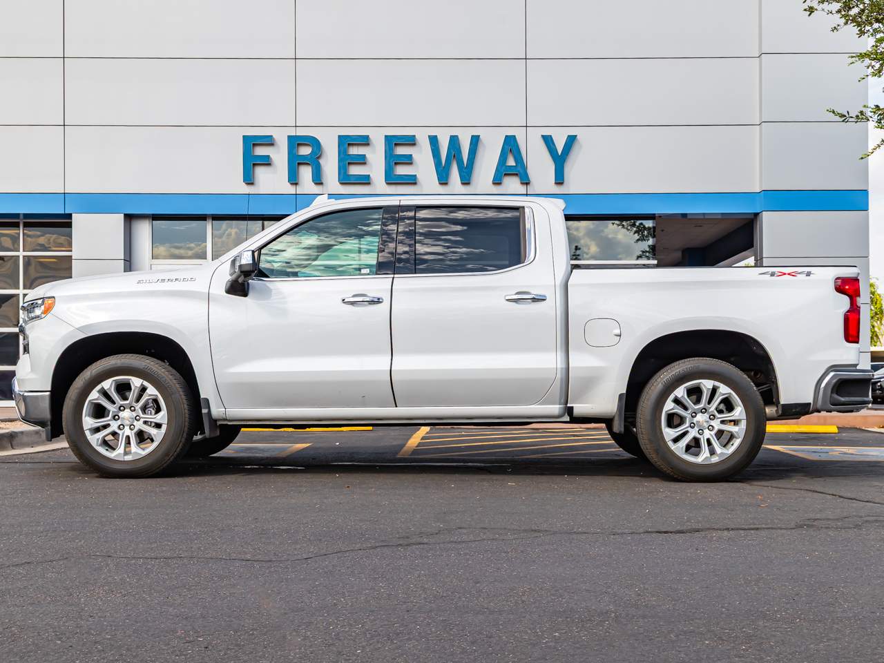 2023 Chevrolet Silverado 1500 LTZ Crew Cab