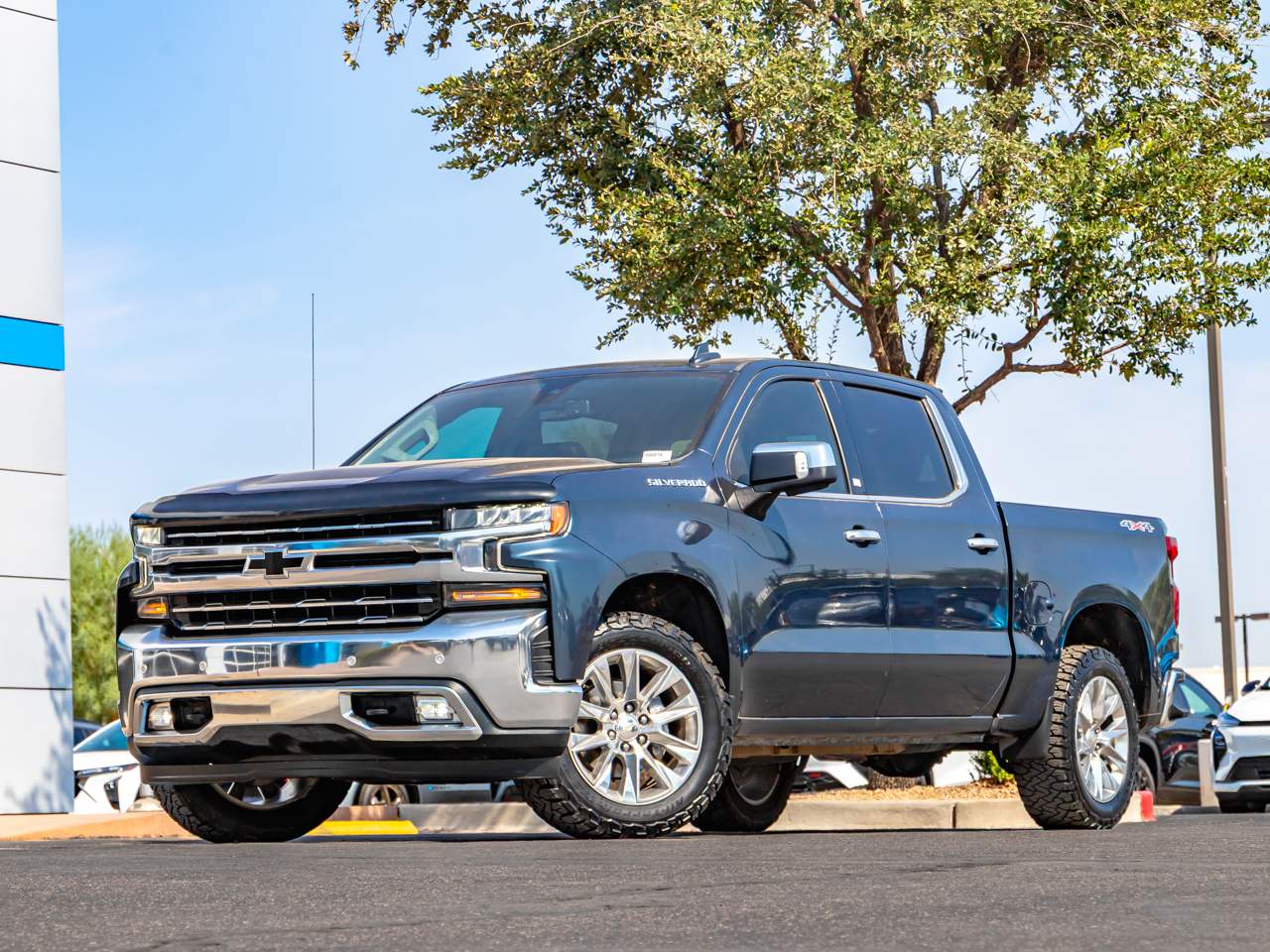 Shadow Gray Metallic 2021 Chevrolet Silverado 1500 Pickup Truck Four-Wheel Drive 8-Speed Automatic
