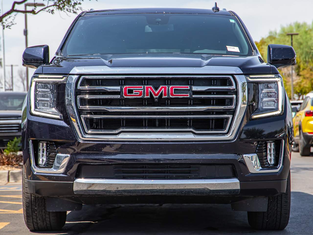 2023 GMC Yukon SLT