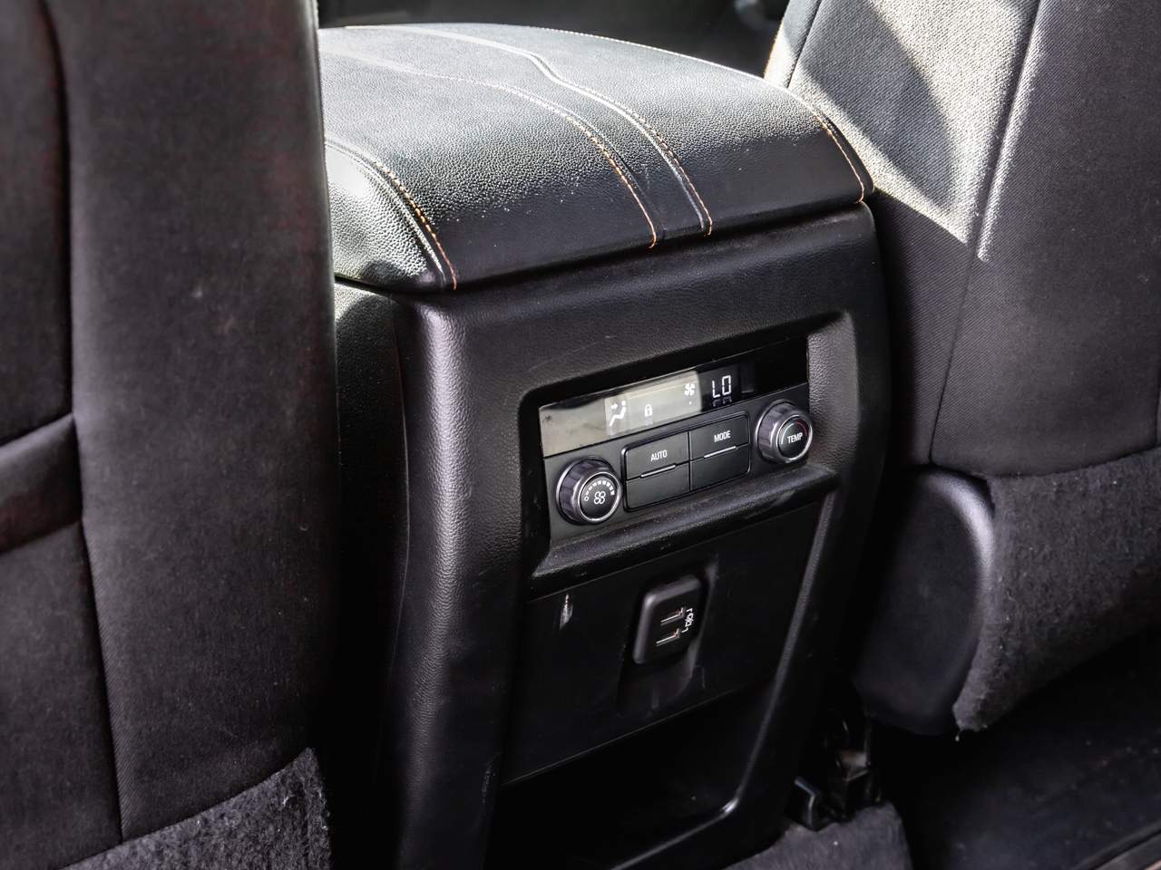 2020 Chevrolet Traverse LS photo 2