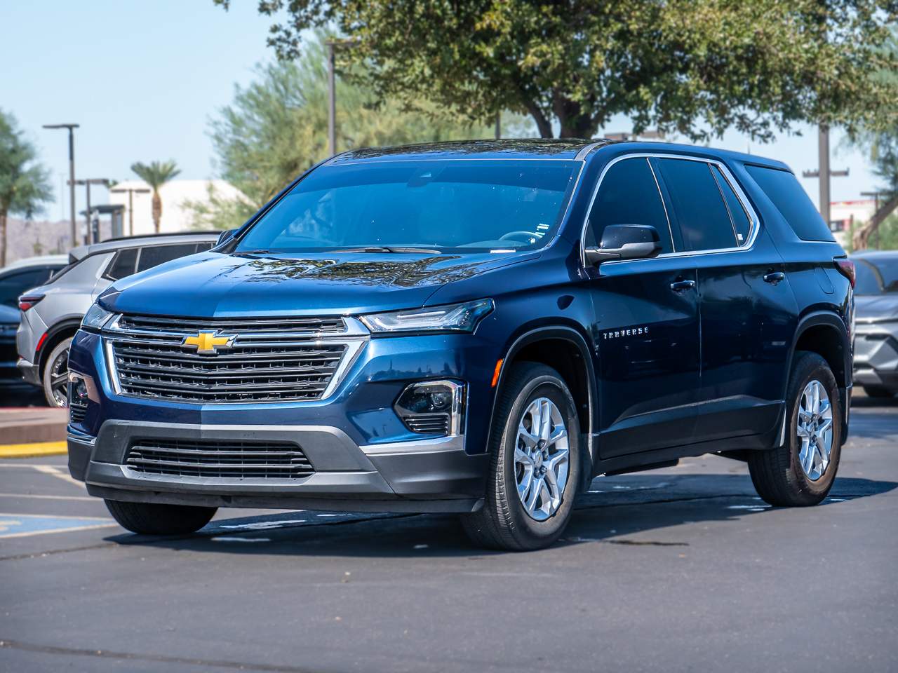 2023 Chevrolet Traverse LS