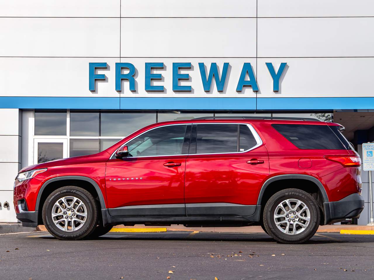 2020 Chevrolet Traverse LT Cloth