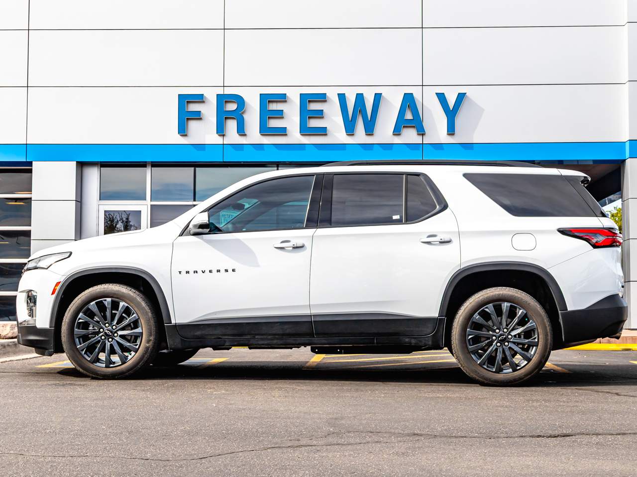 2023 Chevrolet Traverse RS