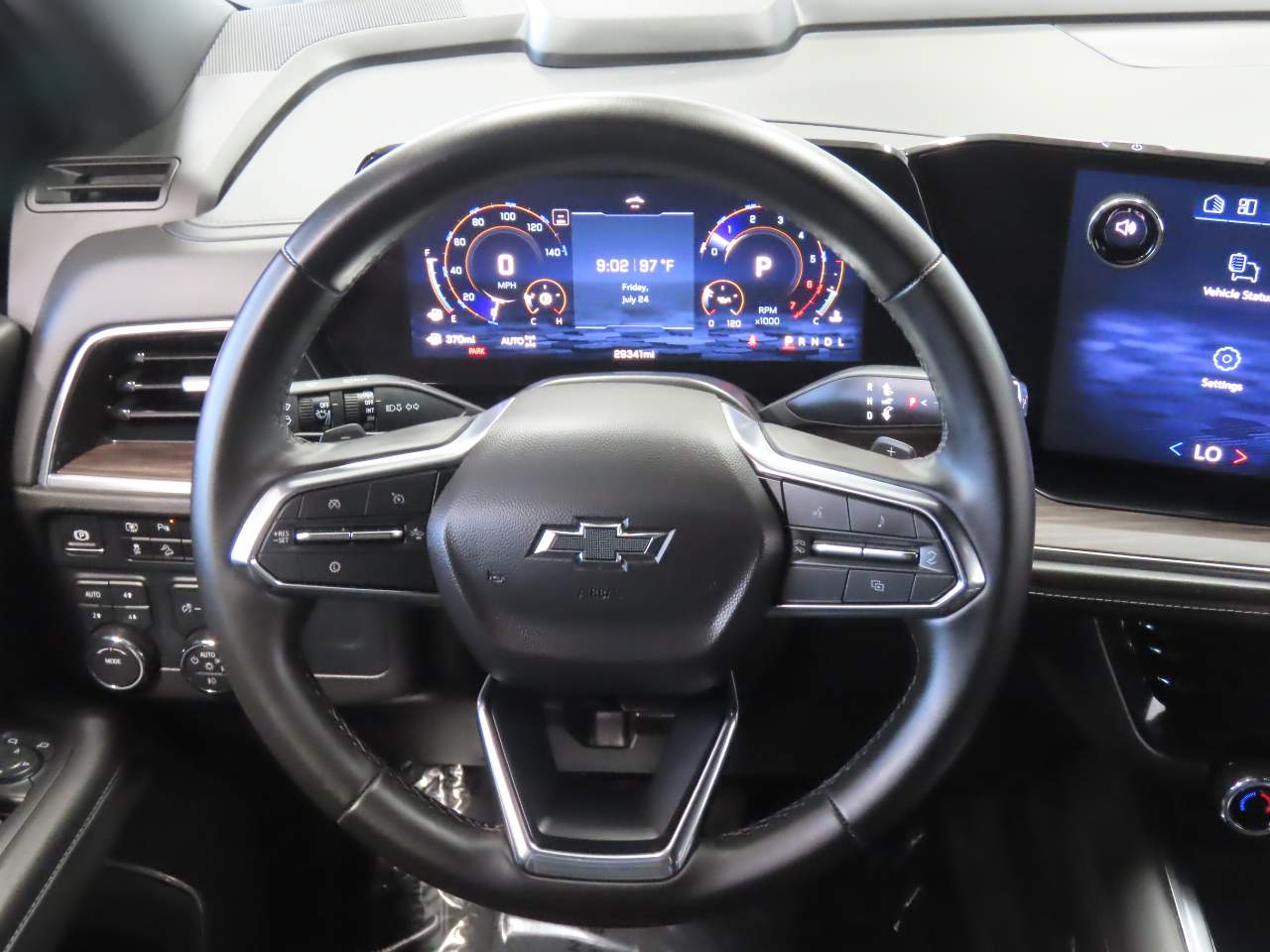 2025 Chevrolet Tahoe Z71 - Photo 9
