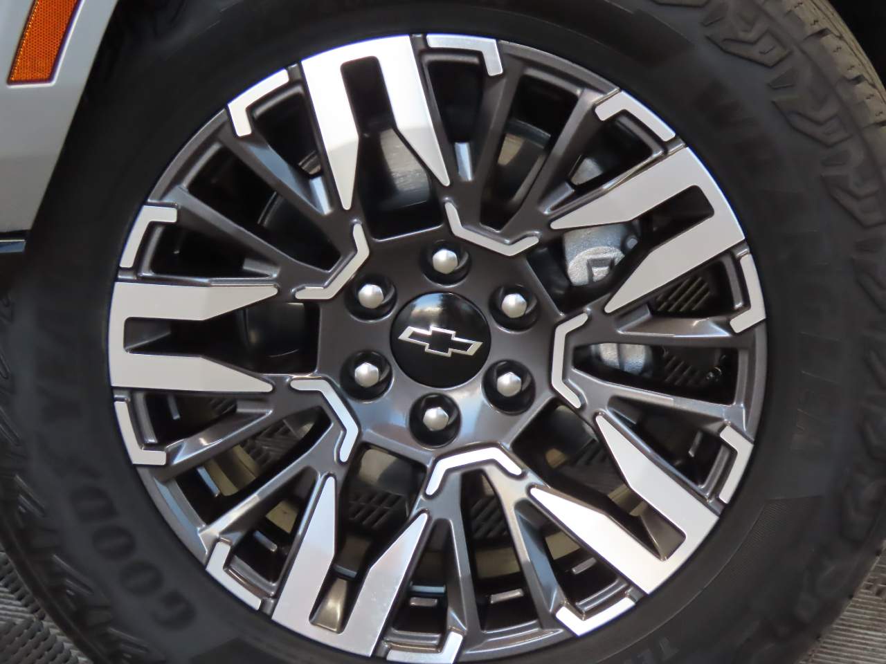 2025 Chevrolet Tahoe Z71 - Photo 7