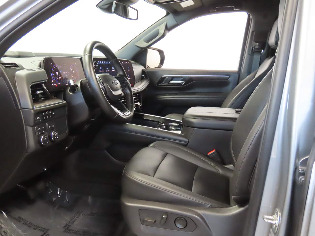 2025 Chevrolet Tahoe Z71 - Photo 14