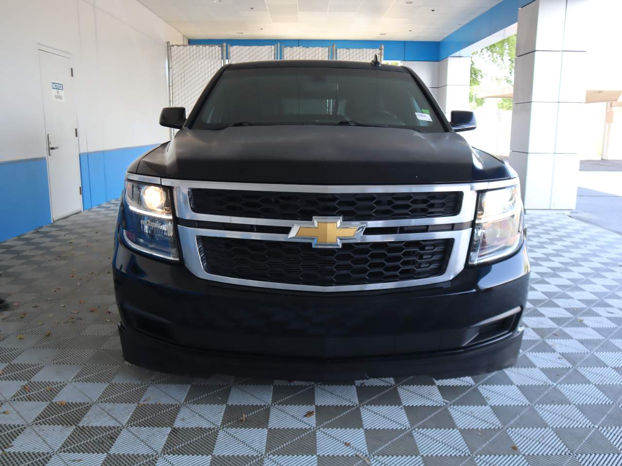 Used 2015 Chevrolet Tahoe LS with VIN 1GNSCAKC9FR735536 for sale in Chandler, AZ