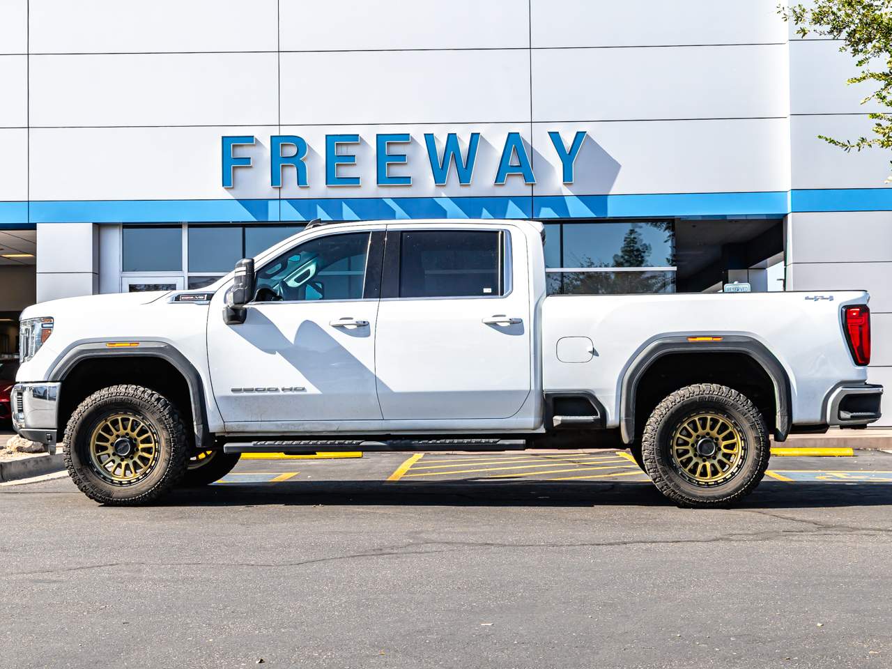 2022 GMC Sierra 2500HD SLE Crew Cab