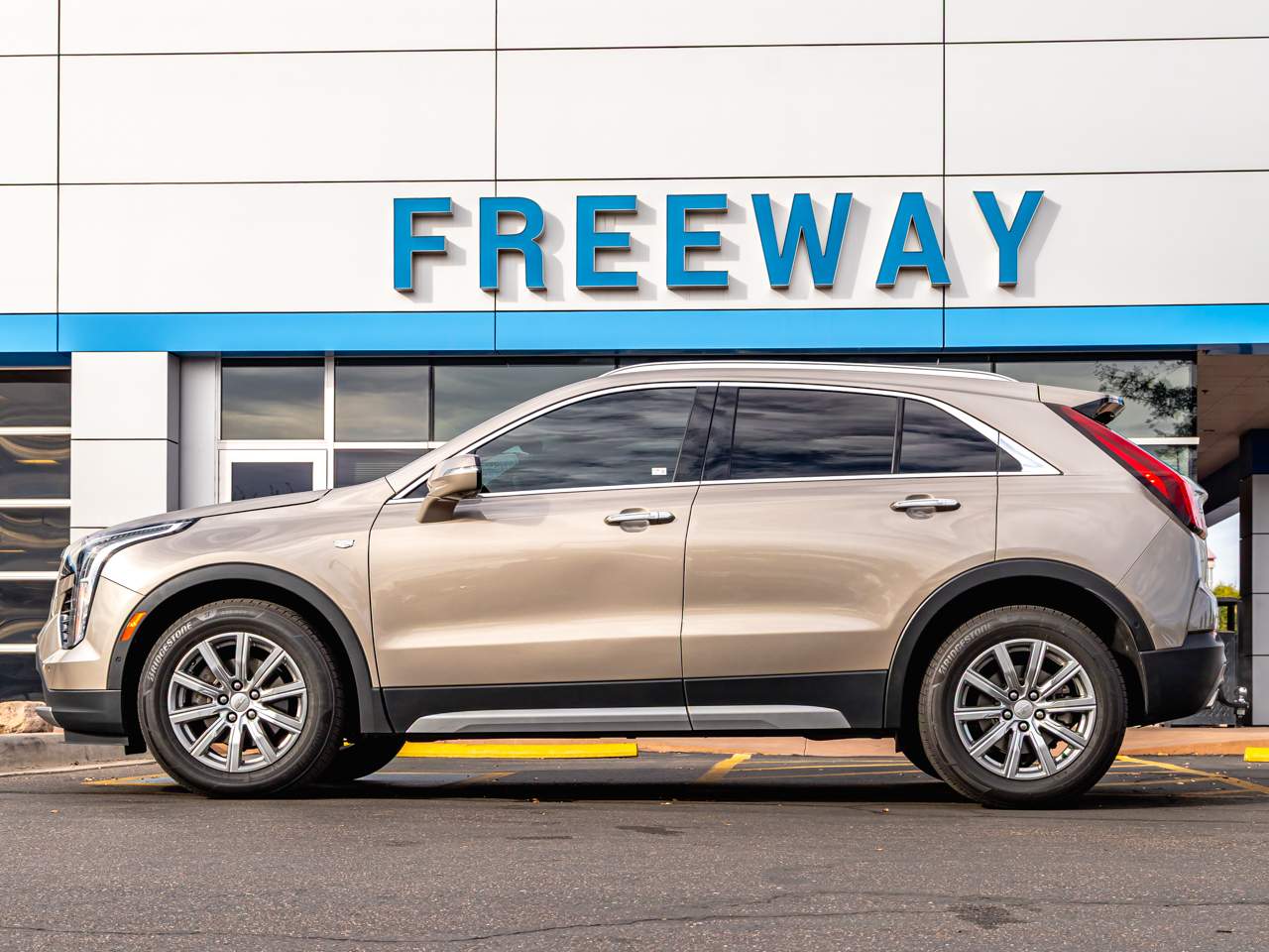 2022 Cadillac XT4 Premium Luxury