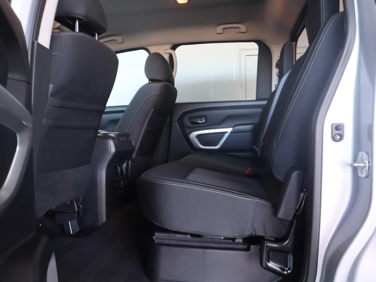 2019 Nissan Titan SV Crew Cab
