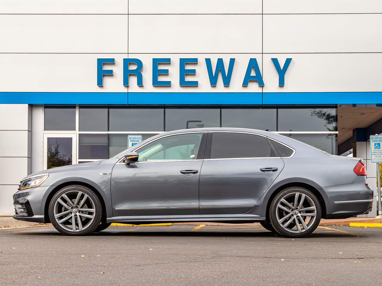 2017 Volkswagen Passat 1.8T R-Line
