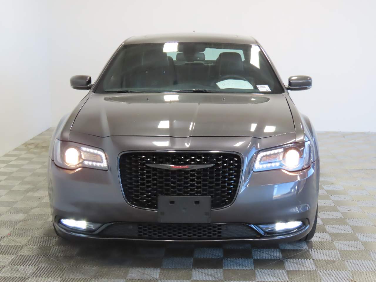 Used 2022 Chrysler 300 S with VIN 2C3CCABG0NH260006 for sale in Chandler, AZ