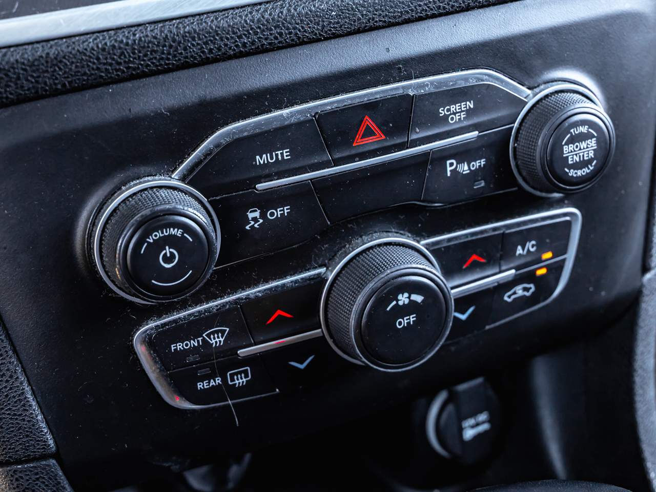 2022 Dodge Charger SXT - Photo 16