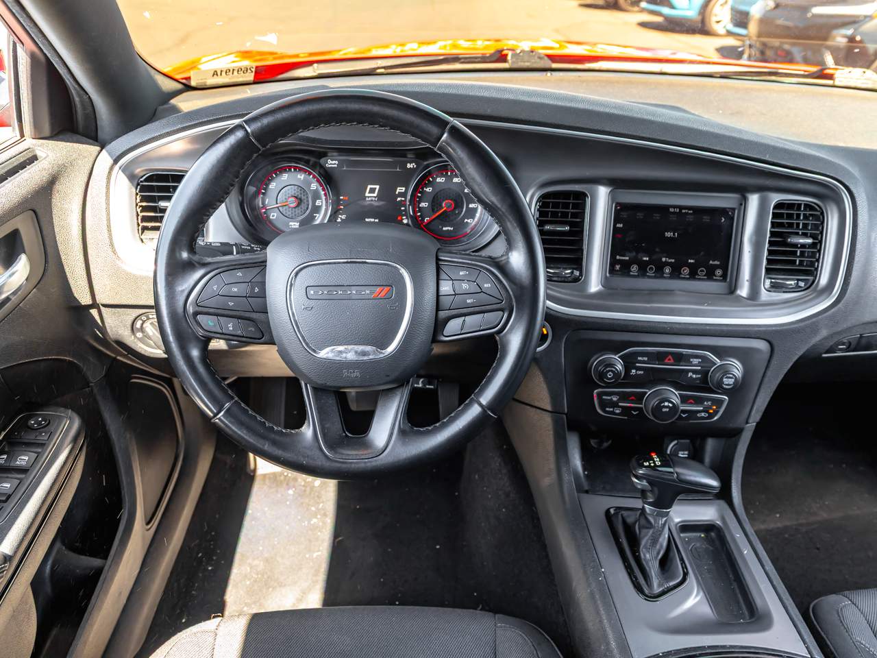 2022 Dodge Charger SXT - Photo 10