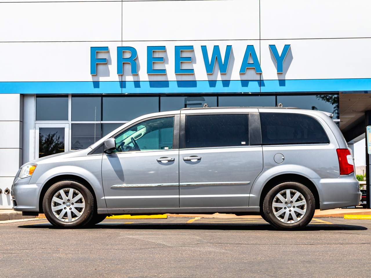 2016 Chrysler Town and Country Touring