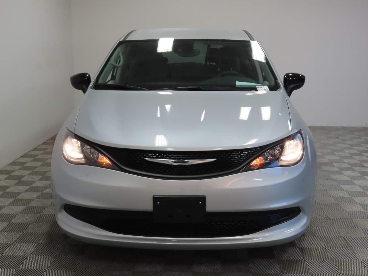 2024 Chrysler Voyager LX