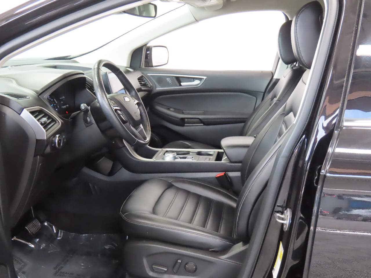 2024 Ford Edge SEL - Photo 16