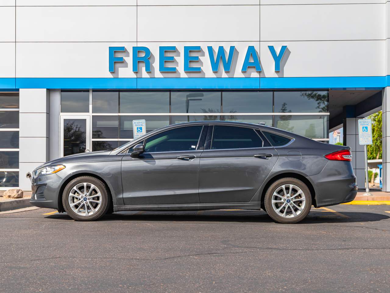 Used 2020 Ford Fusion SE with VIN 3FA6P0HD4LR121556 for sale in Chandler, AZ