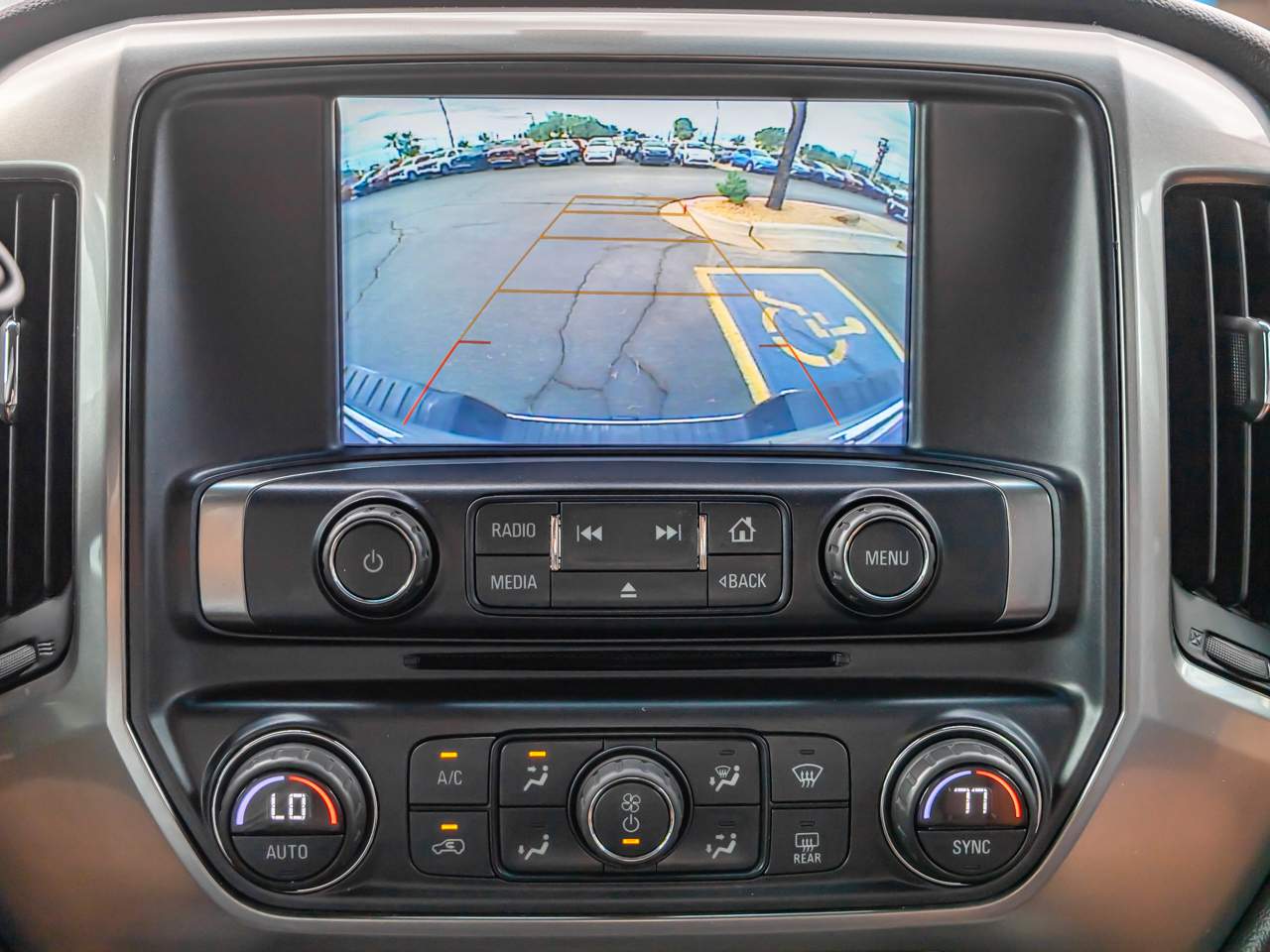 2018 Chevrolet Silverado 1500 LT - Photo 19