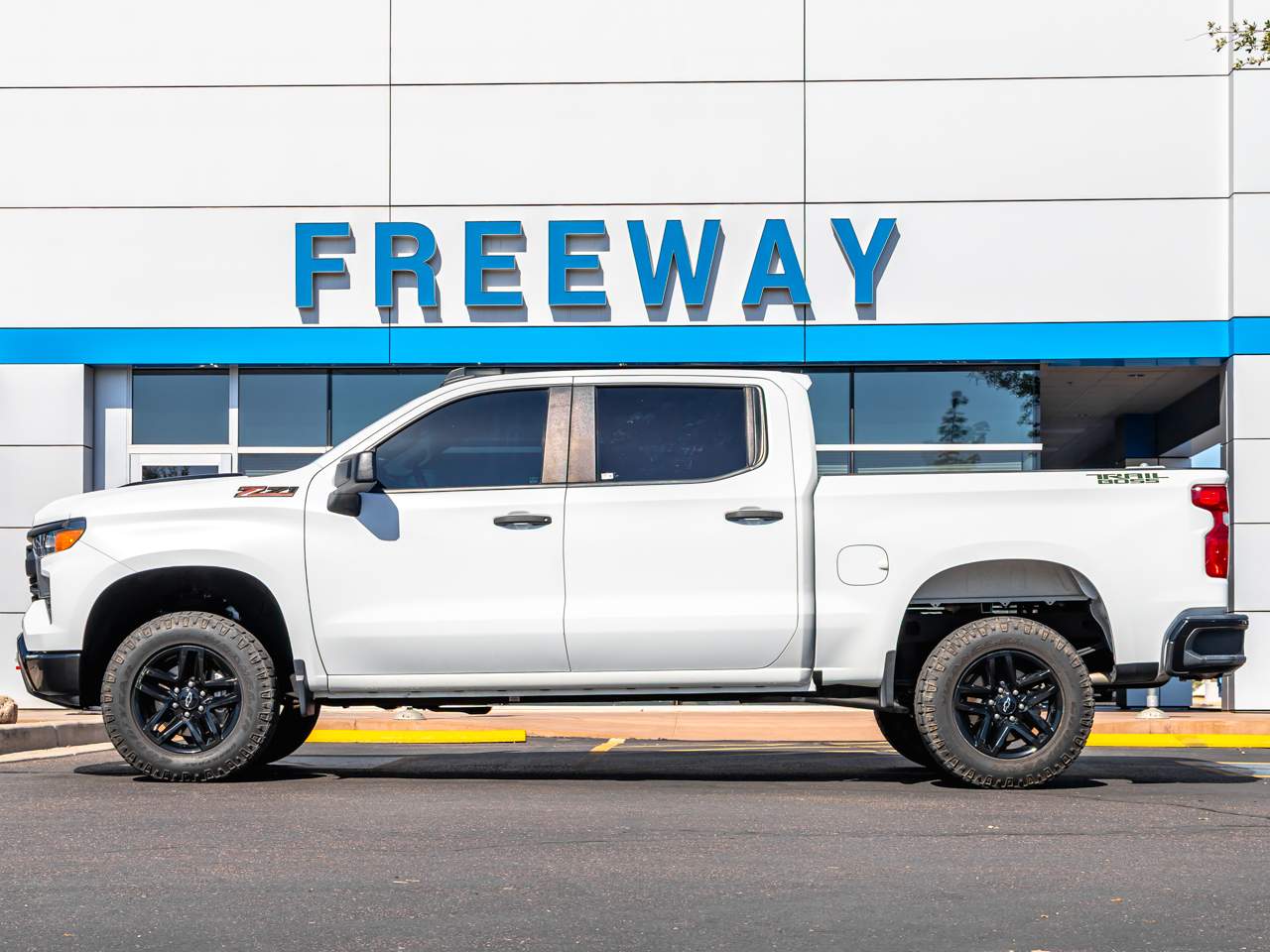 2022 Chevrolet Silverado 1500 Custom Trail Boss Crew Cab