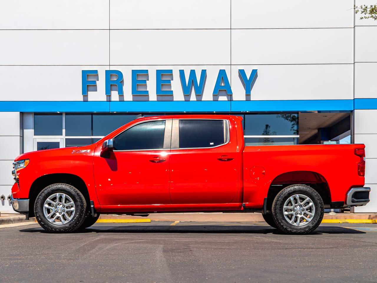2024 Chevrolet Silverado 1500 LT Crew Cab