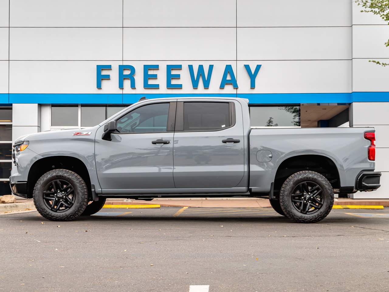 2025 Chevrolet Silverado 1500 Custom Trail Boss Crew Cab