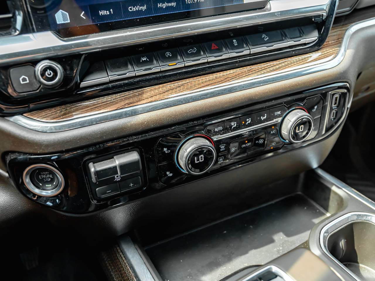 2025 Chevrolet Silverado 1500 LT Trail Boss - Photo 16