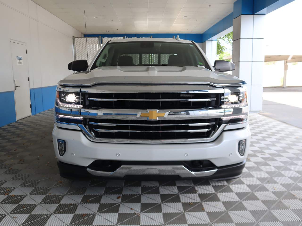 Certified 2018 Chevrolet Silverado 1500 High Country with VIN 3GCUKTEC1JG357622 for sale in Chandler, AZ