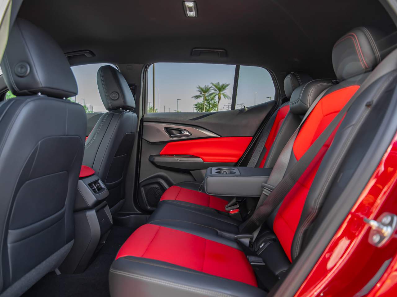 2024 Chevrolet Equinox EV RS - Photo 38