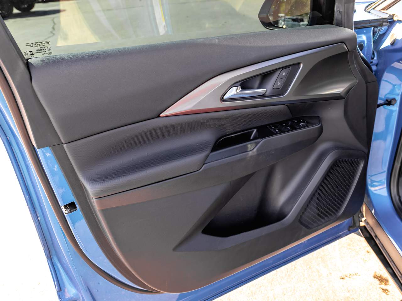 2024 Chevrolet Equinox EV RS - Photo 18