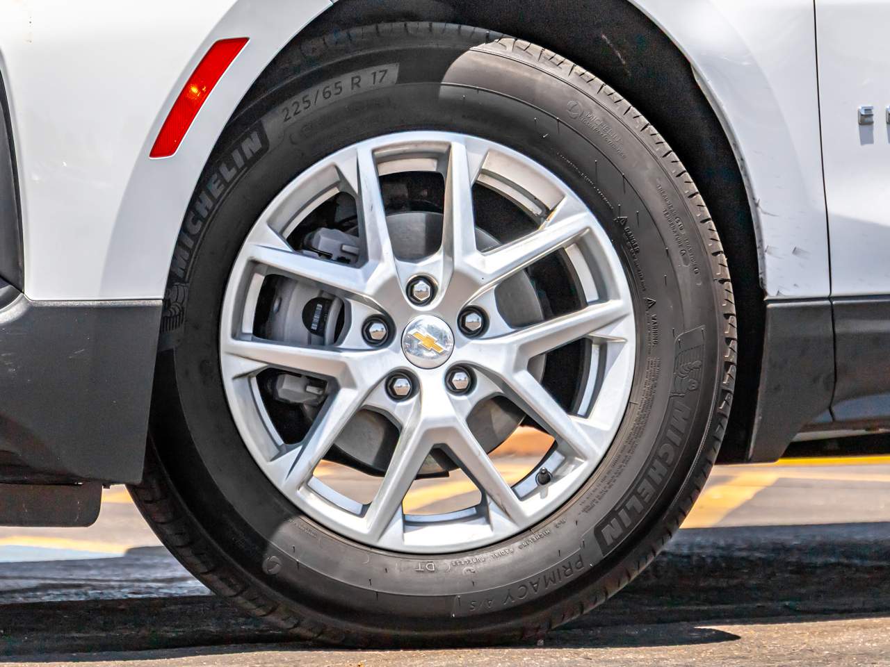 2023 Chevrolet Equinox LS - Photo 6
