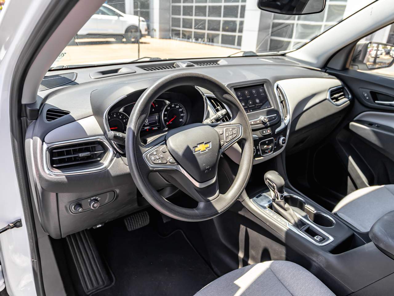 2023 Chevrolet Equinox LS - Photo 8