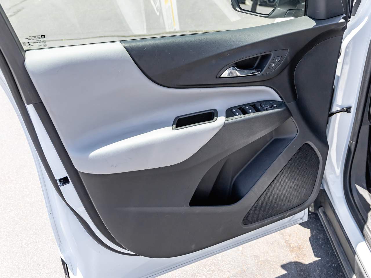 2023 Chevrolet Equinox LS - Photo 9