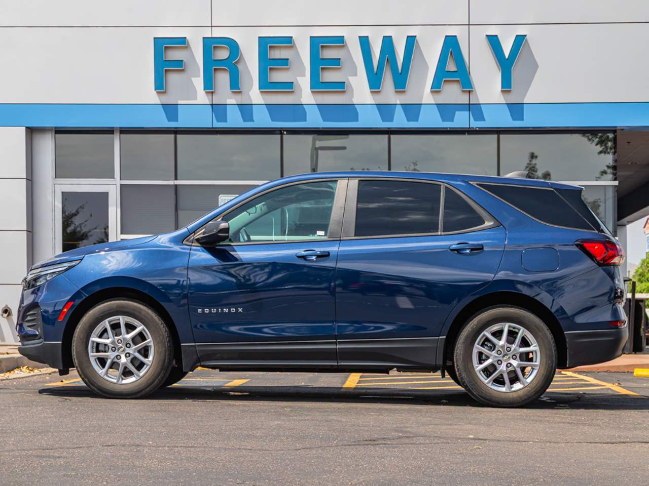 2023 Chevrolet Equinox LS