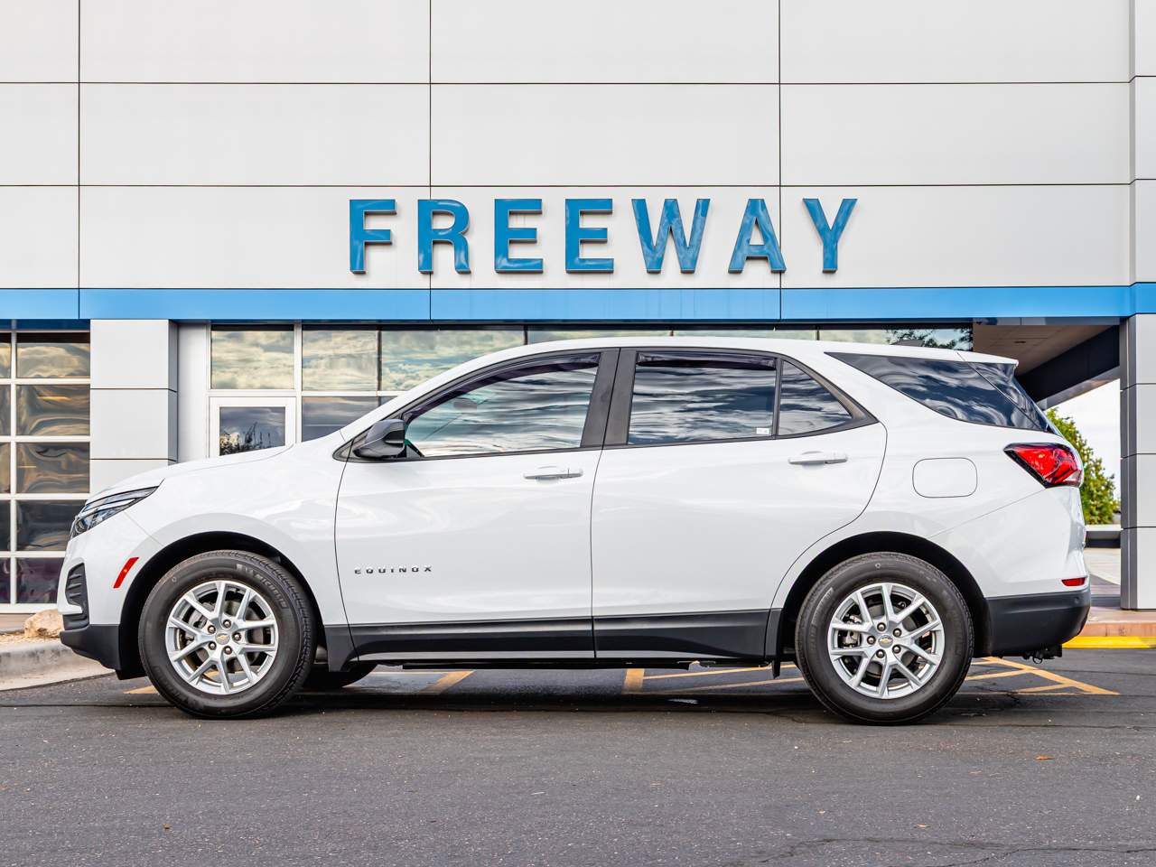 2024 Chevrolet Equinox LS