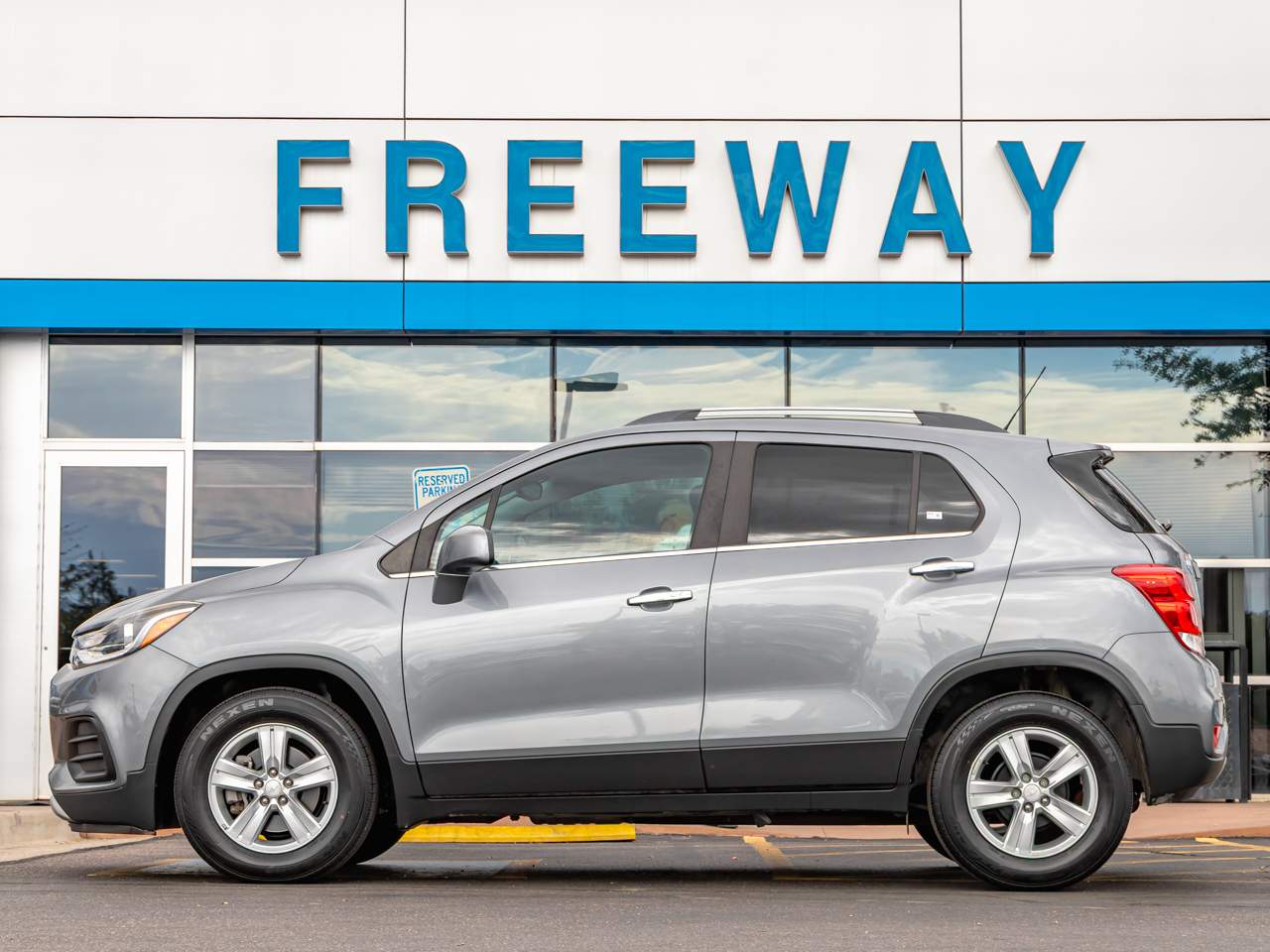 Used 2020 Chevrolet Trax LT with VIN 3GNCJLSB4LL275461 for sale in Chandler, AZ