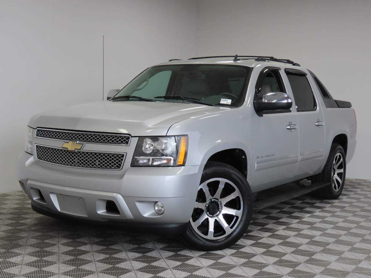 2011 Chevrolet Avalanche LTZ Crew Cab