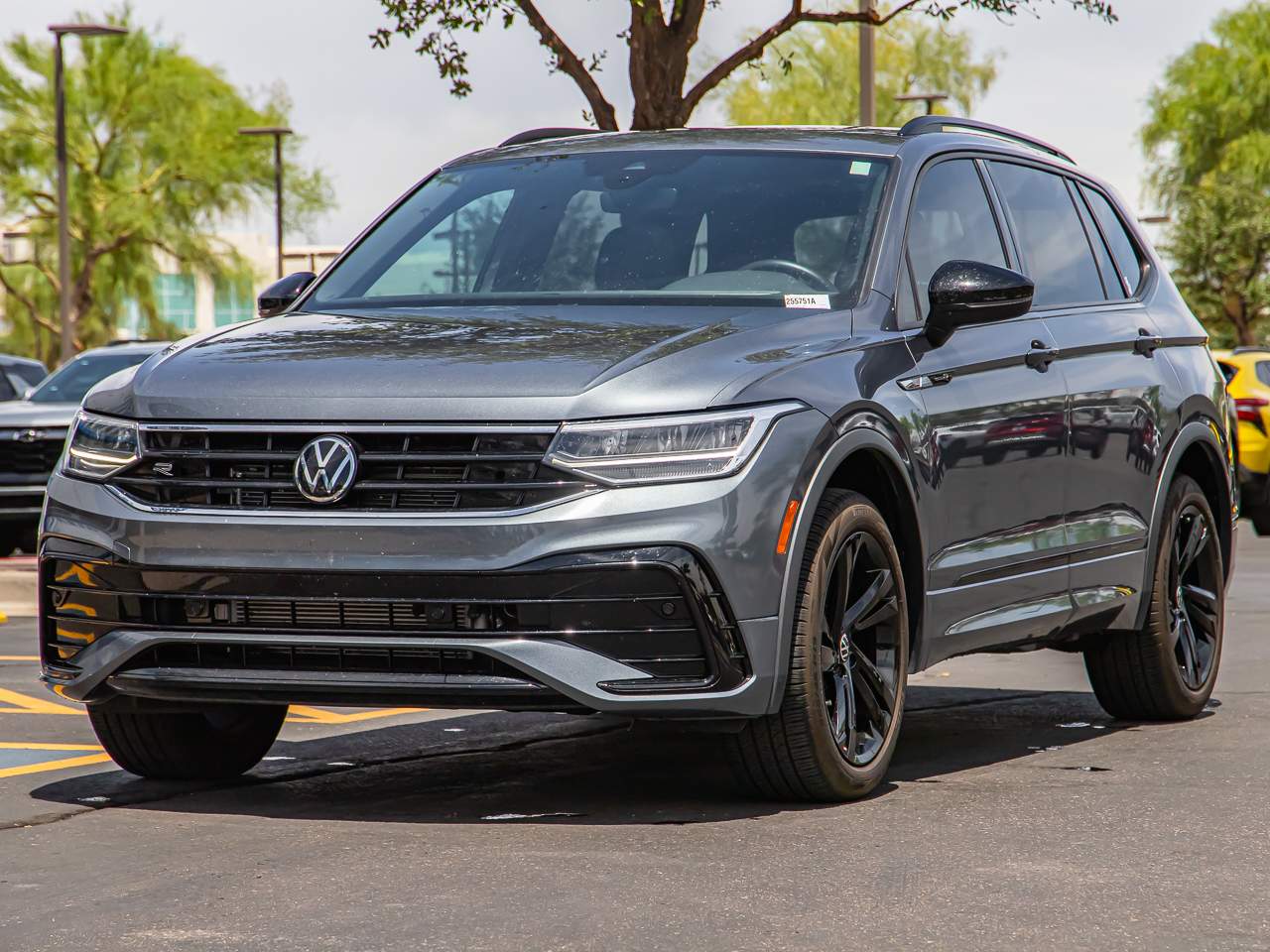 2023 Volkswagen Tiguan SE R-Line Black